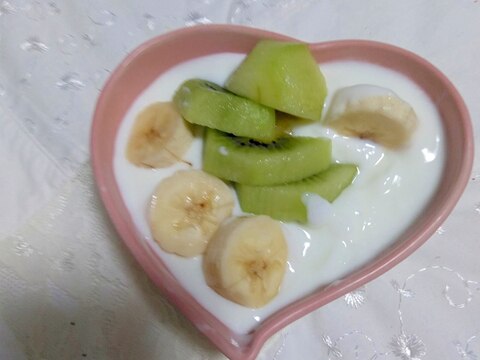 キウイフルーツとバナナのヨーグルト